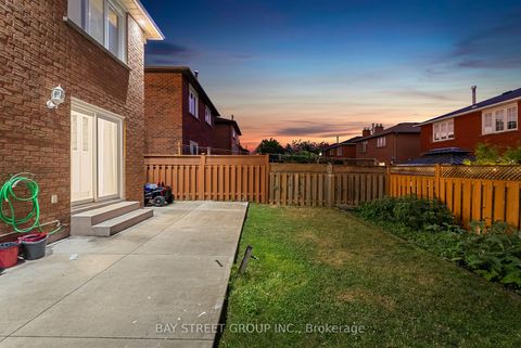 Photo 44 at 34 Lamp Crescent, West Woodbridge, Vaughan