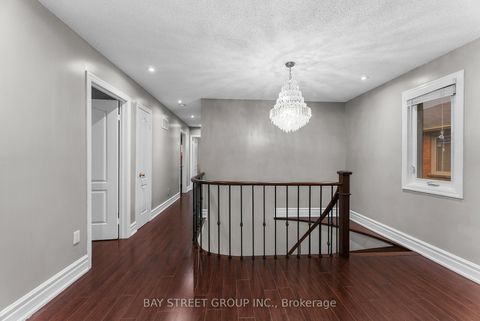 Photo 46 at 34 Lamp Crescent, West Woodbridge, Vaughan