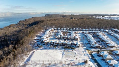 Photo 39 at 137 Jewel House Lane, Shore, Barrie