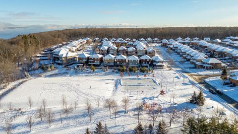 Photo 42 at 137 Jewel House Lane, Shore, Barrie