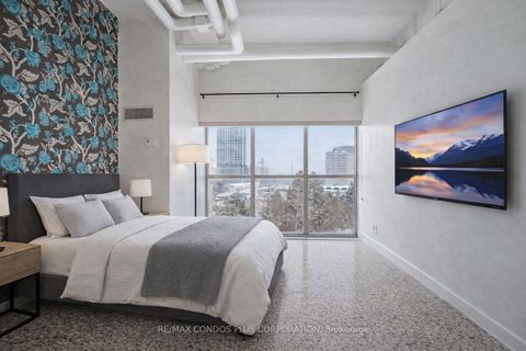 Photo 3 at 403 - 2 Fieldway Road, City Centre West, Toronto