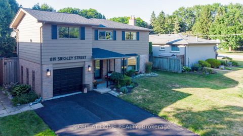 Photo 0 at 819 Srigley Street, College Manor, Newmarket