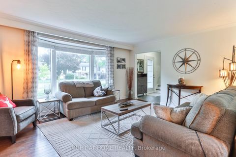 Photo 5 at 819 Srigley Street, College Manor, Newmarket