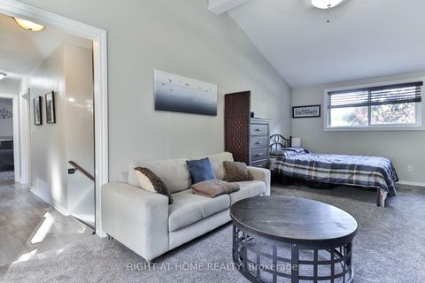 Photo 14 at 819 Srigley Street, College Manor, Newmarket