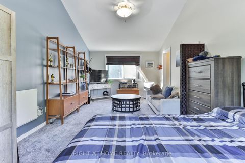 Photo 15 at 819 Srigley Street, College Manor, Newmarket