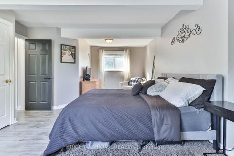 Photo 21 at 819 Srigley Street, College Manor, Newmarket