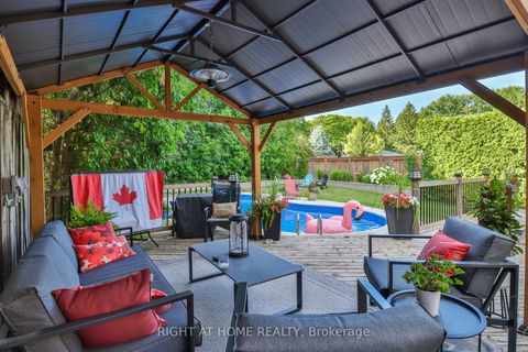 Photo 32 at 819 Srigley Street, College Manor, Newmarket