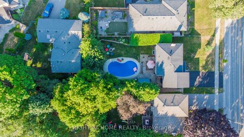 Photo 33 at 819 Srigley Street, College Manor, Newmarket