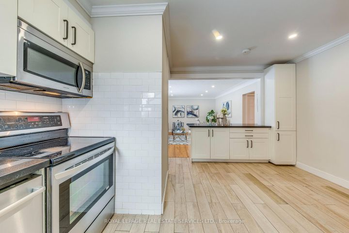 Photo 9 at 186 Fernwood Crescent, Hampton Heights, Hamilton