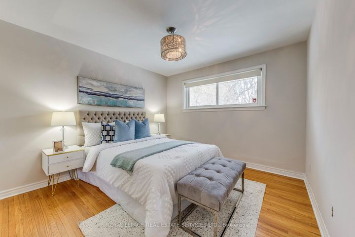 Photo 12 at 186 Fernwood Crescent, Hampton Heights, Hamilton