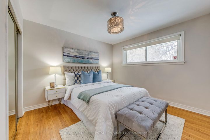 Photo 13 at 186 Fernwood Crescent, Hampton Heights, Hamilton