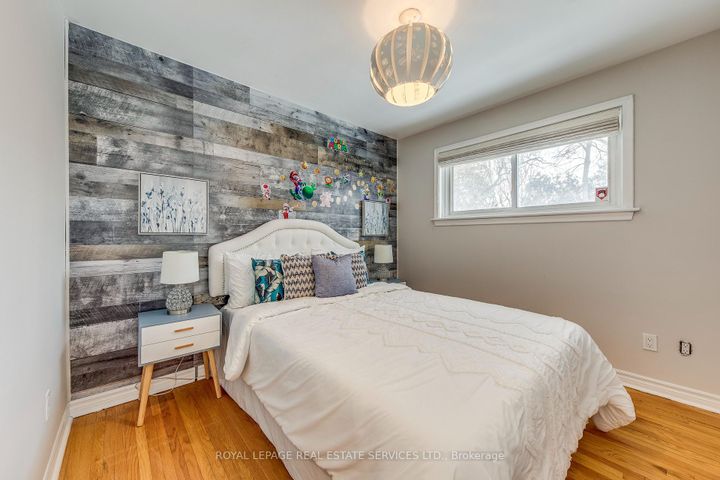 Photo 15 at 186 Fernwood Crescent, Hampton Heights, Hamilton
