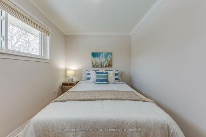 Photo 17 at 186 Fernwood Crescent, Hampton Heights, Hamilton