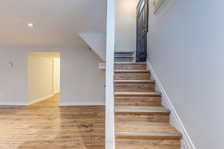 Photo 19 at 186 Fernwood Crescent, Hampton Heights, Hamilton