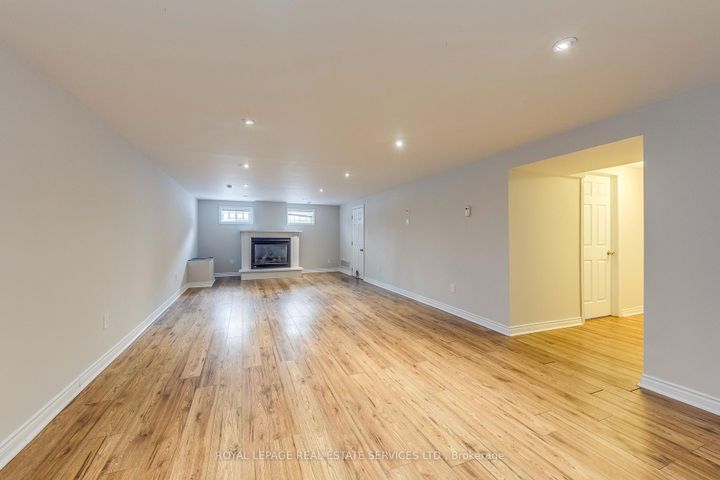 Photo 20 at 186 Fernwood Crescent, Hampton Heights, Hamilton