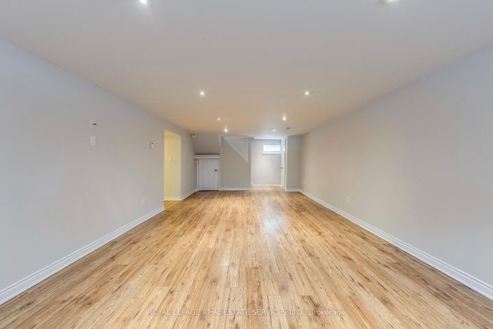 Photo 21 at 186 Fernwood Crescent, Hampton Heights, Hamilton