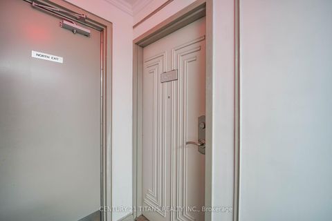 Photo 3 at 622 - 3 Greystone Walk Drive, Kennedy Park, Toronto