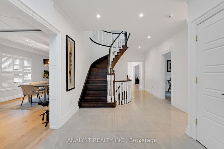 Photo 4 at 43 Carstad Crescent, Islington Woods, Vaughan