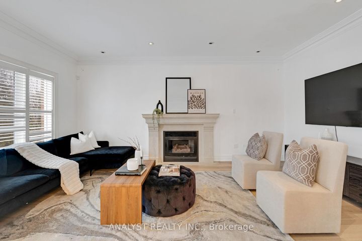 Photo 6 at 43 Carstad Crescent, Islington Woods, Vaughan