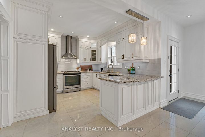 Photo 9 at 43 Carstad Crescent, Islington Woods, Vaughan