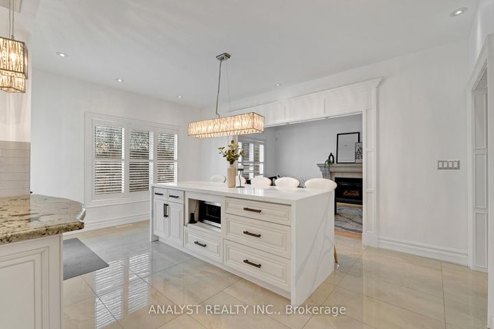 Photo 12 at 43 Carstad Crescent, Islington Woods, Vaughan