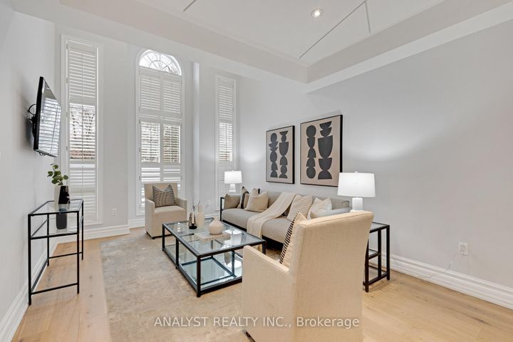 Photo 15 at 43 Carstad Crescent, Islington Woods, Vaughan