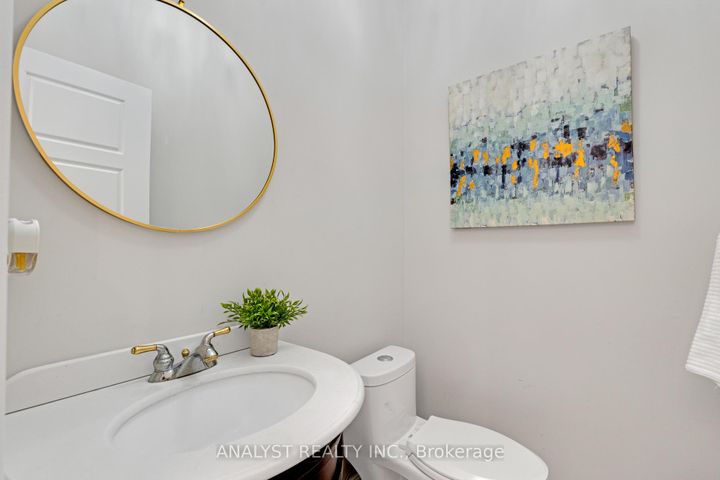 Photo 18 at 43 Carstad Crescent, Islington Woods, Vaughan