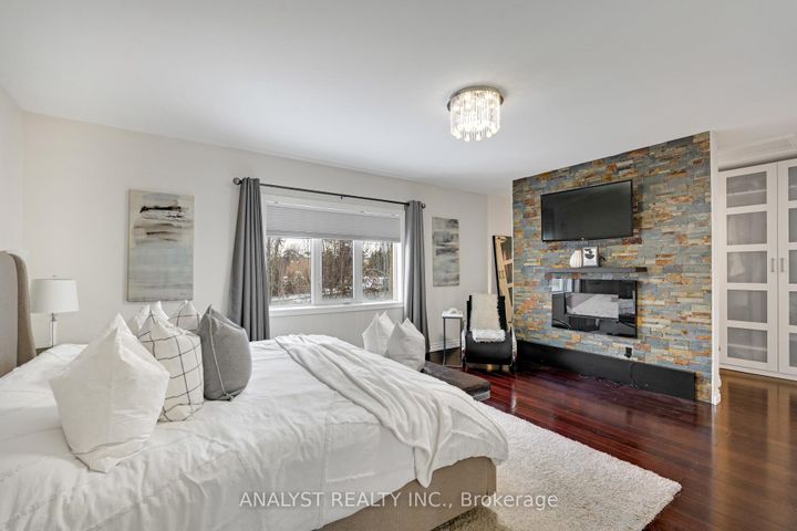 Photo 22 at 43 Carstad Crescent, Islington Woods, Vaughan