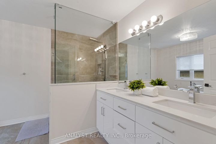 Photo 24 at 43 Carstad Crescent, Islington Woods, Vaughan