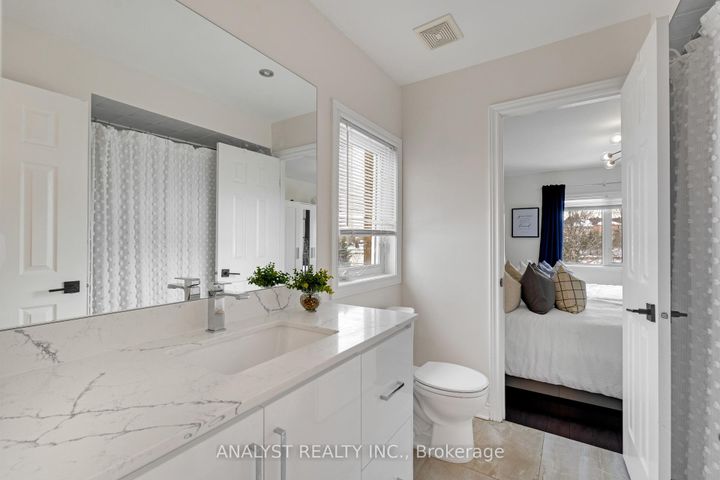 Photo 28 at 43 Carstad Crescent, Islington Woods, Vaughan