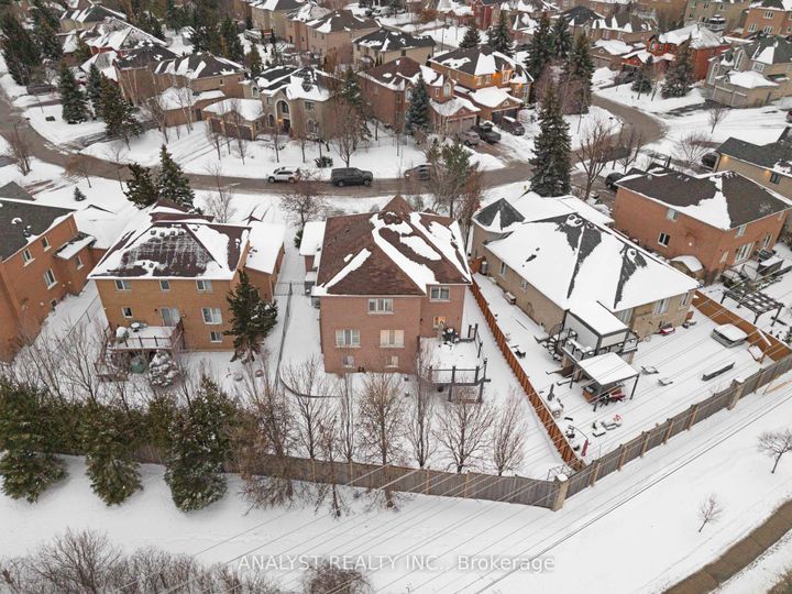 Photo 42 at 43 Carstad Crescent, Islington Woods, Vaughan