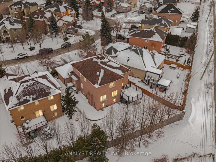 Photo 44 at 43 Carstad Crescent, Islington Woods, Vaughan