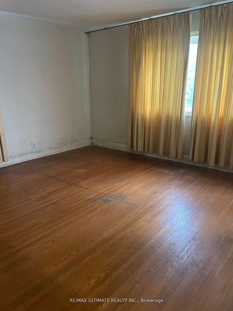 Photo 7 at 11 Flamingo Crescent, Amesbury, Toronto