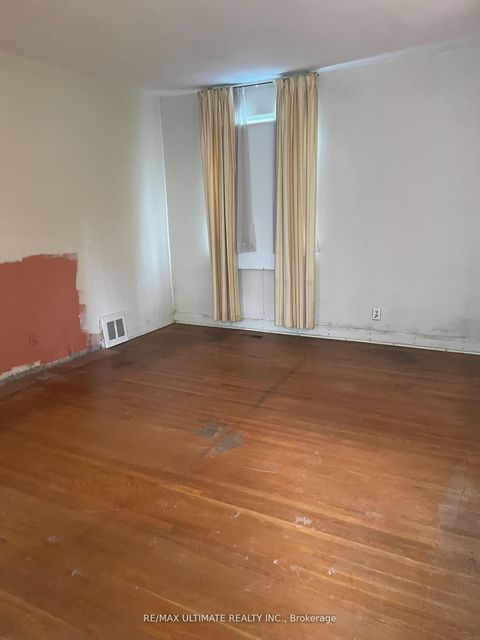 Photo 8 at 11 Flamingo Crescent, Amesbury, Toronto