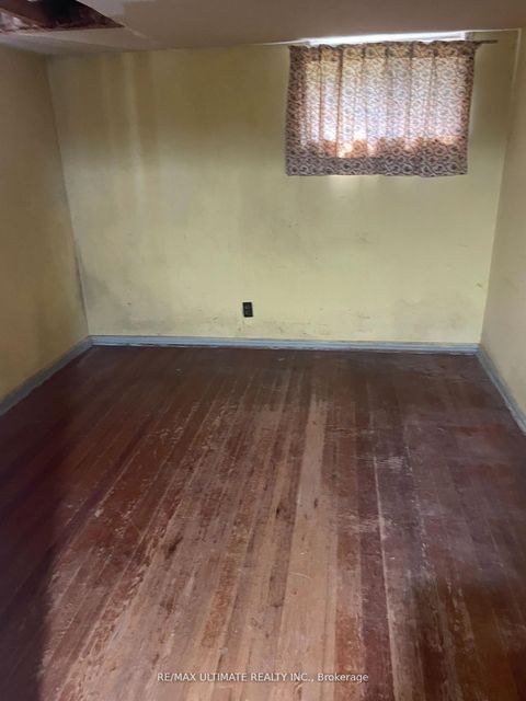 Photo 12 at 11 Flamingo Crescent, Amesbury, Toronto