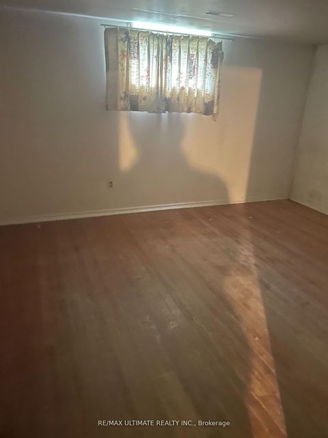 Photo 15 at 11 Flamingo Crescent, Amesbury, Toronto