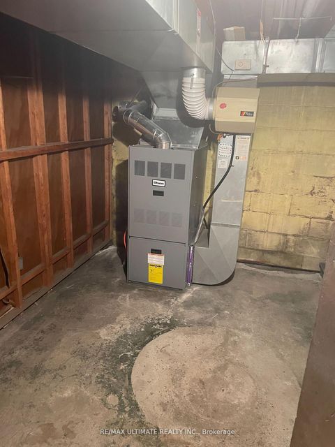 Photo 17 at 11 Flamingo Crescent, Amesbury, Toronto