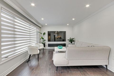 Photo 9 at 13 Patrick Drive, Aurora Highlands, Aurora