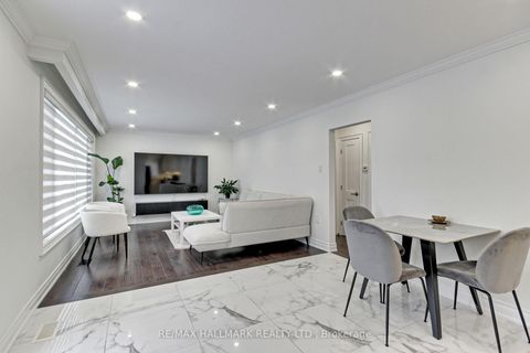 Photo 13 at 13 Patrick Drive, Aurora Highlands, Aurora