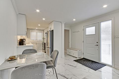 Photo 14 at 13 Patrick Drive, Aurora Highlands, Aurora