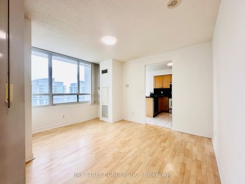 Photo 1 at PH106 - 23 Hollywood Avenue, Willowdale East, Toronto