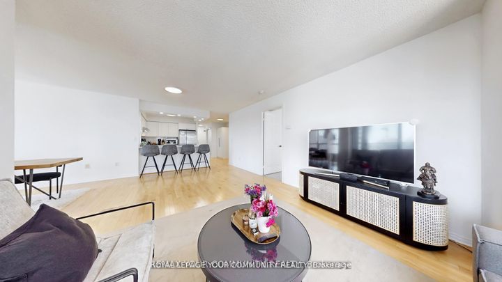 Photo 10 at 1609 - 909 Bay Street, Bay Street Corridor, Toronto