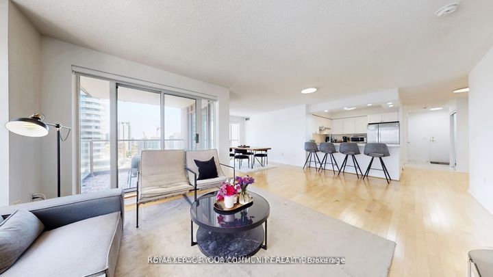 Photo 11 at 1609 - 909 Bay Street, Bay Street Corridor, Toronto