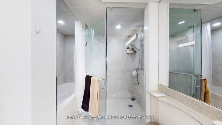 Photo 28 at 1609 - 909 Bay Street, Bay Street Corridor, Toronto