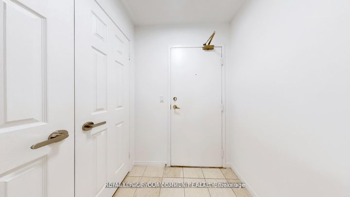 Photo 32 at 1609 - 909 Bay Street, Bay Street Corridor, Toronto