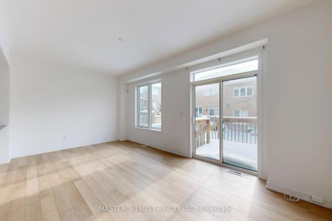 Photo 3 at 208 Harding Park Street, Glenway Estates, Newmarket