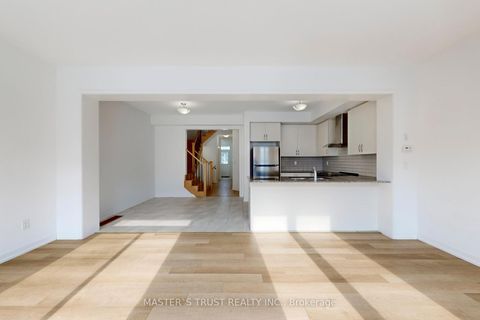 Photo 6 at 208 Harding Park Street, Glenway Estates, Newmarket