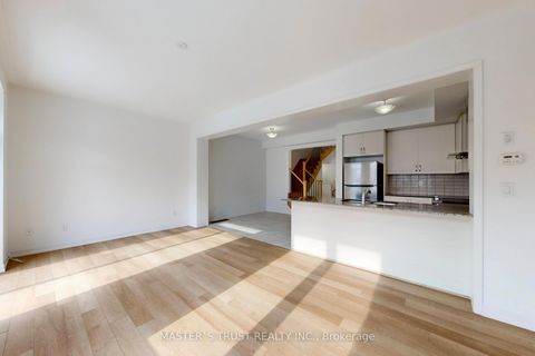 Photo 7 at 208 Harding Park Street, Glenway Estates, Newmarket