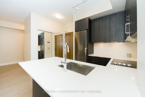 Photo 2 at 532 - 99 Eagle Rock Way N, Rural Vaughan, Vaughan