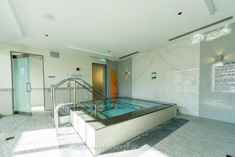 Photo 22 at 532 - 99 Eagle Rock Way N, Rural Vaughan, Vaughan